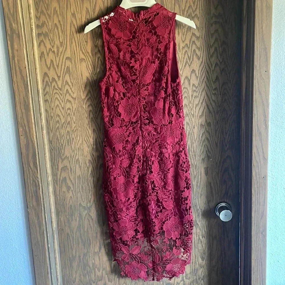 ASTR the label Women's Samantha Dress Burgandy Red Wine Lace High Neck M‎